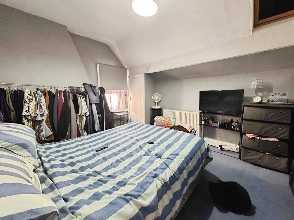 11fb8edc-FLAT-203-20BEDROOM_1787141677898.jpg