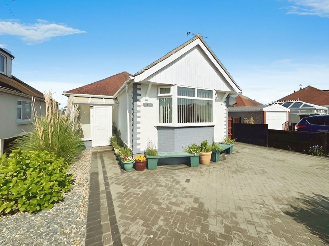 Ceri Avenue, Prestatyn, Denbighshire LL19 7YN