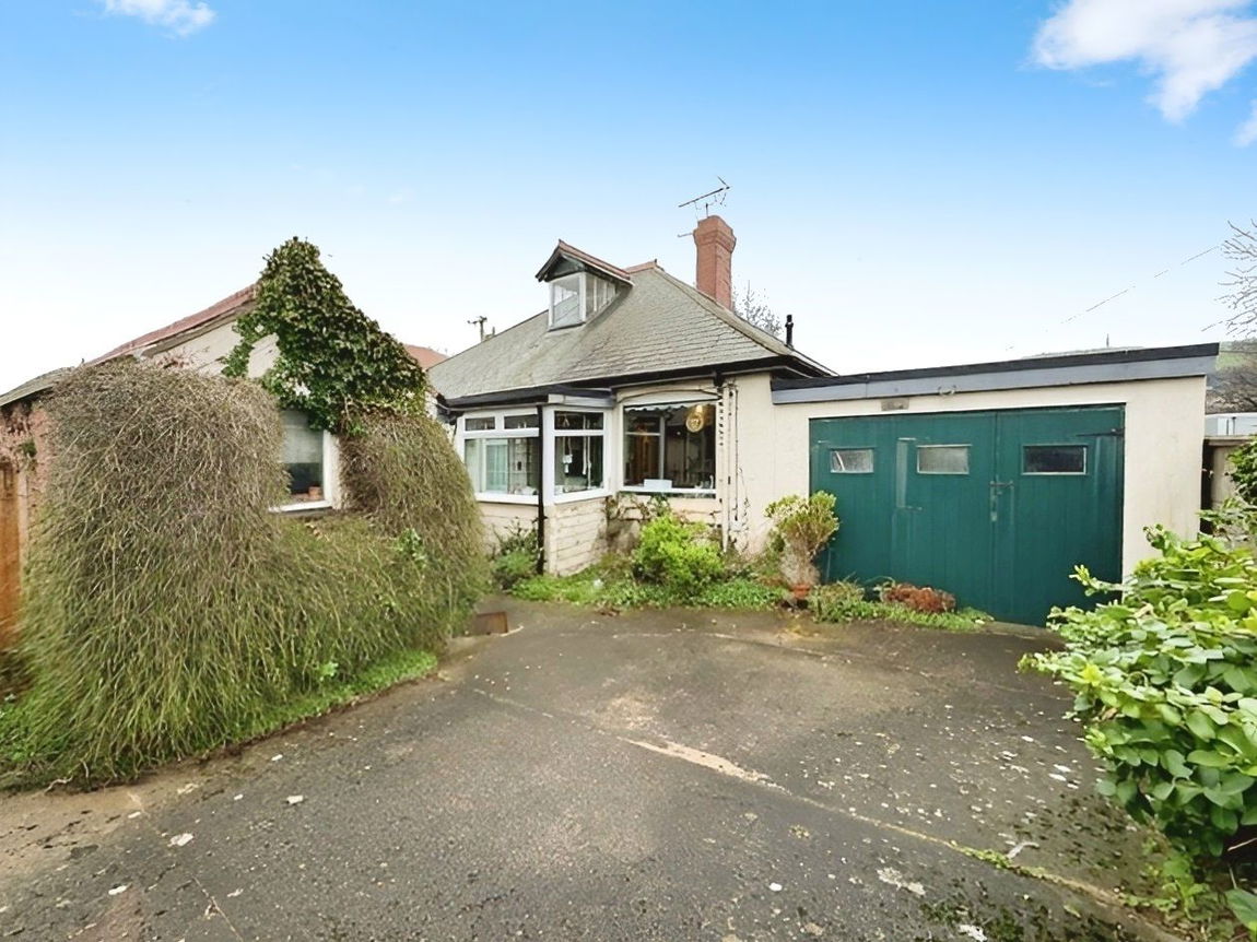 Warren Drive, Prestatyn, Denbighshire LL19 7HT