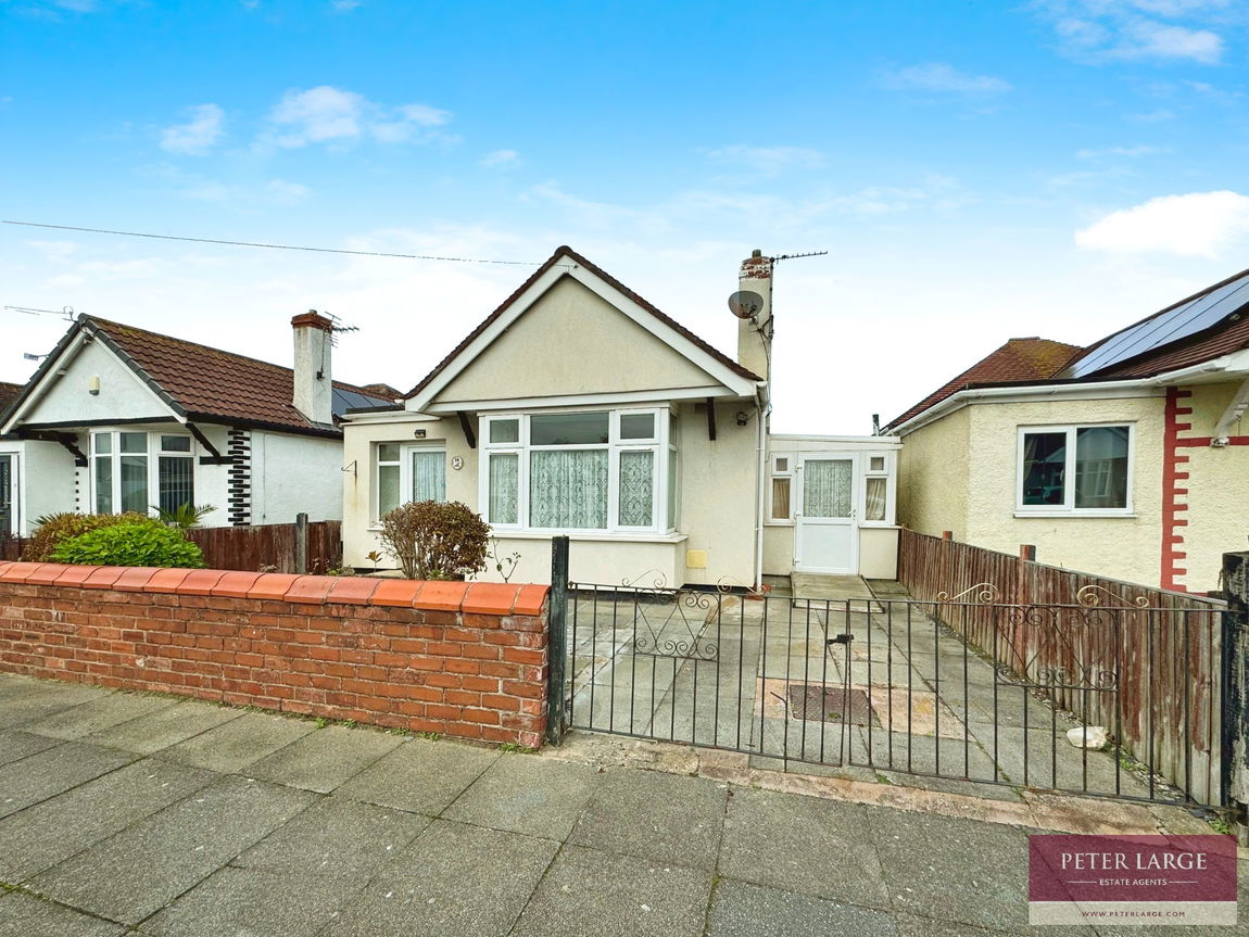 16 Carlisle Avenue, Rhyl, LL18 3UD