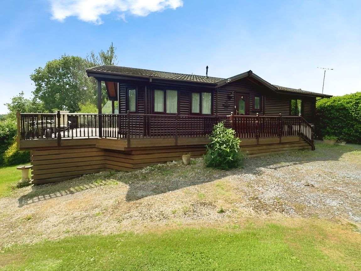 Lodge 3, Misty Waters Holiday Park & Lodges, Lloc, Flintshire CH8 9AL