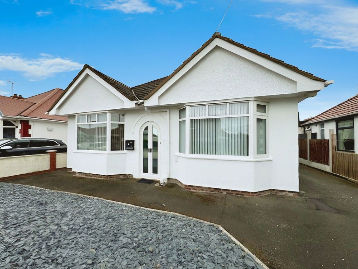 Earlswood Avenue, Prestatyn, Denbighshire LL19 7BB