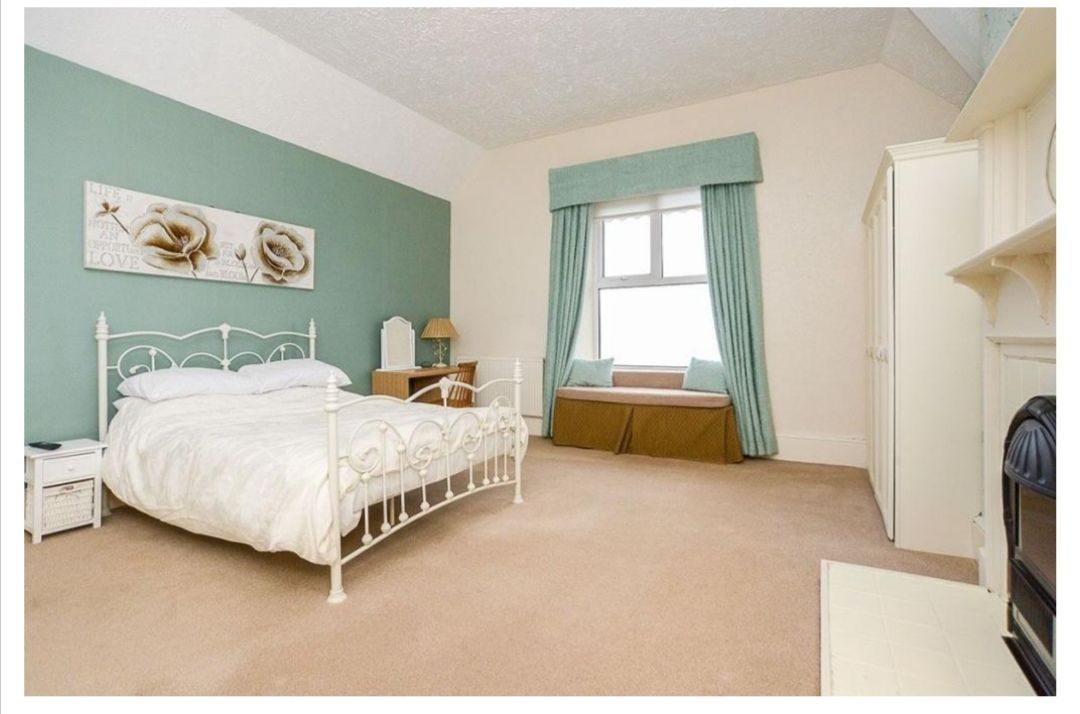 Bedroom_b_1785338619372.jpg