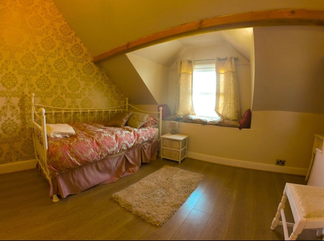 Bedroom_f_1785338771821.jpg