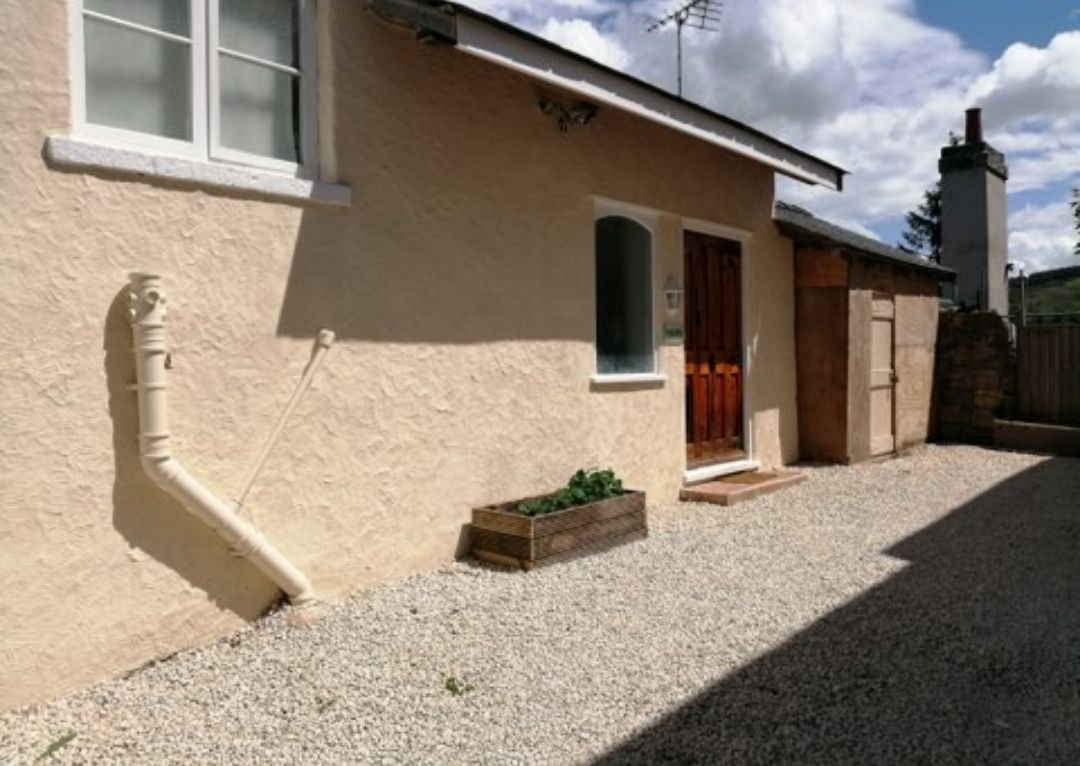 Driveway-back-of-building_1_1785338771821.jpg