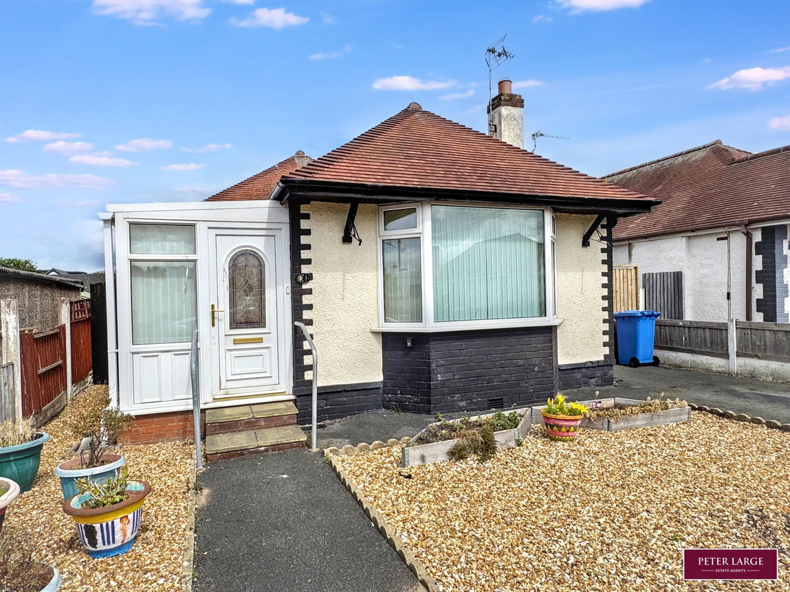 Russell Drive, Prestatyn, Denbighshire LL19 7YS