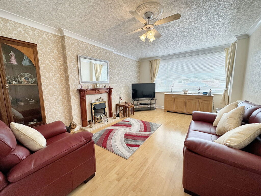 Lon Y Cyll, Pensarn, Conwy, LL22 7RP