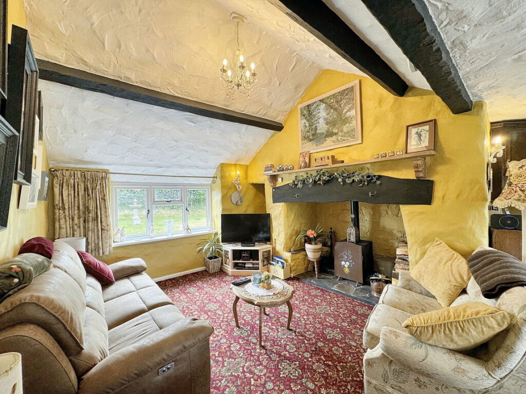Llangernyw, Conwy, LL22 8PT