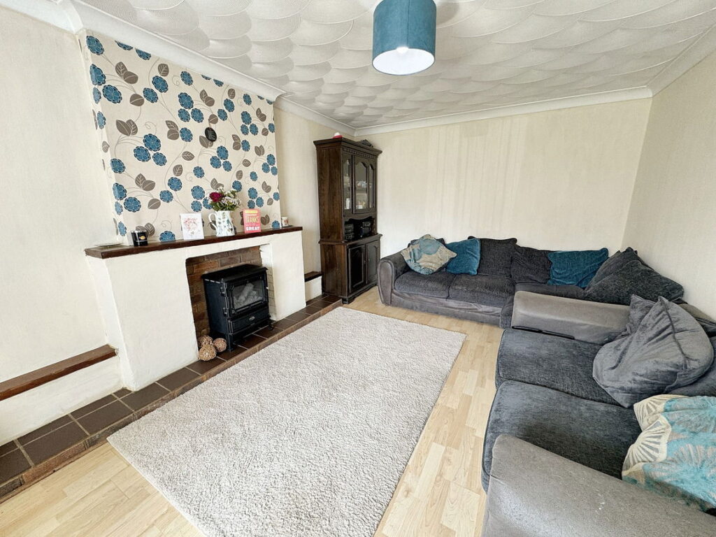 Heol Conwy, Abergele, Conwy, LL22 7UT