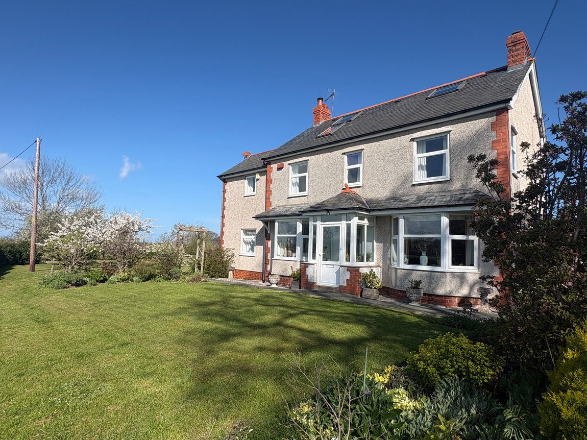 Cwm, Rhuddlan, Denbighshire LL18 5RY