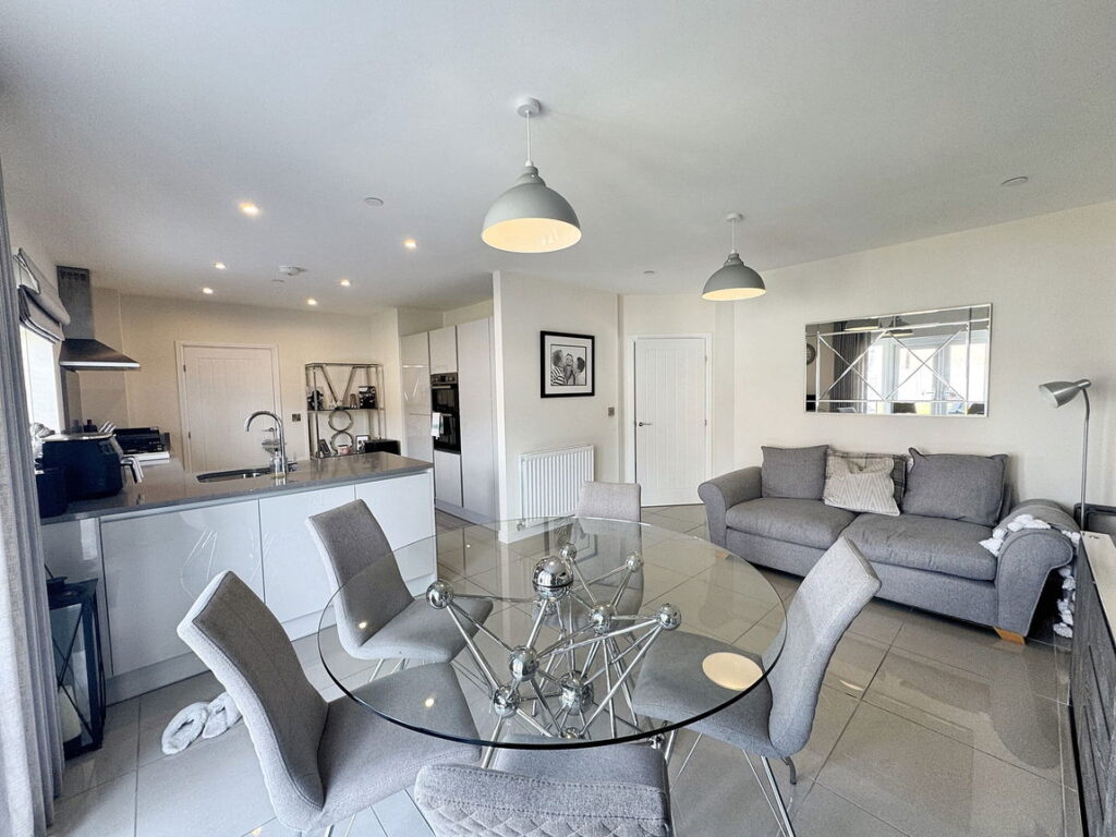 Heol Y Mor, Abergele, Conwy, LL22 8FE