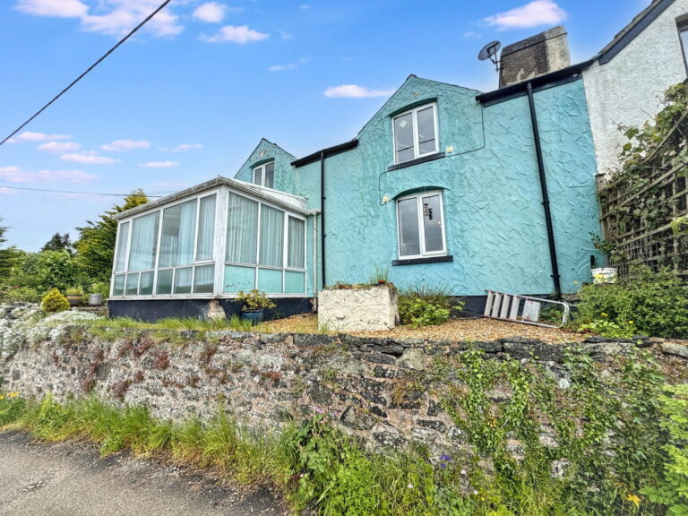 Bron Llan, Llanfairtalhaiarn, Conwy Image