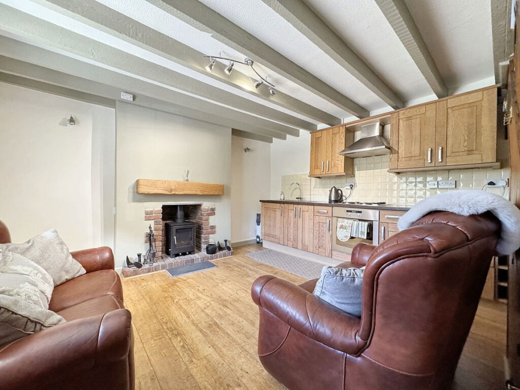 Ffordd Groes, Llanfairtalhaiarn, Conwy, LL22 8SR