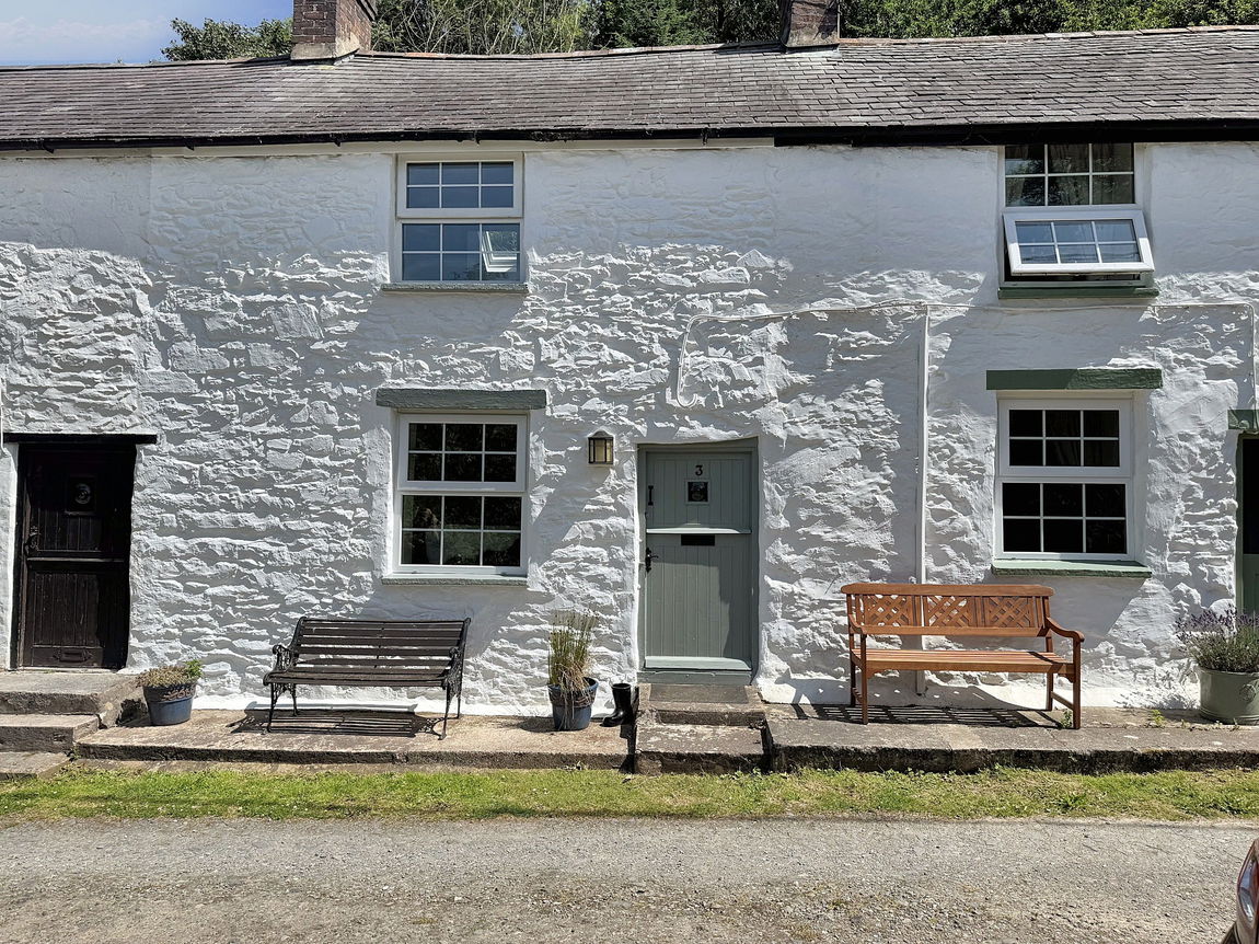 Ffordd Groes, Llanfairtalhaiarn, Conwy, LL22 8SR