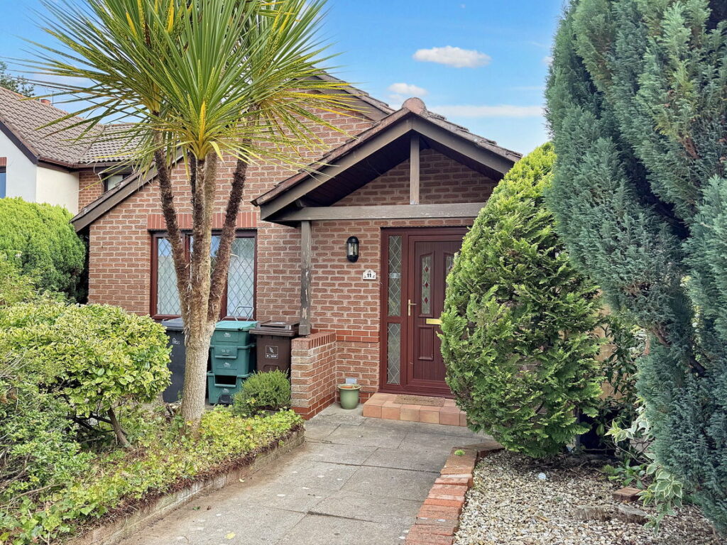 Bryn Gwelfor, Abergele, LL22 8QR