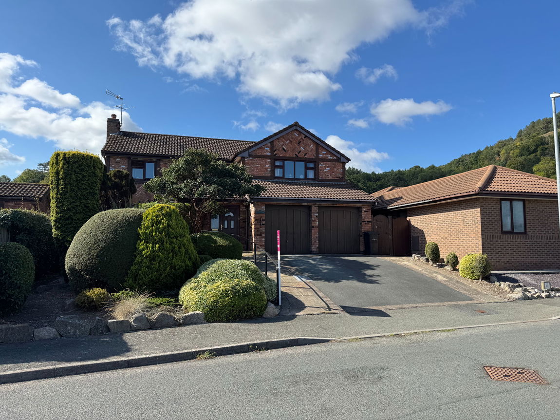 Lon Dirion, Abergele, Conwy, LL22 8PX