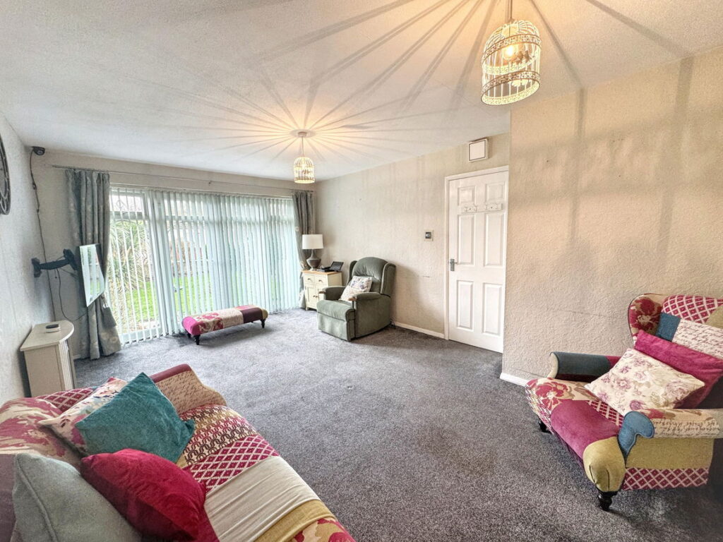 Kinmel Way, Towyn, Conwy, LL22 9NE