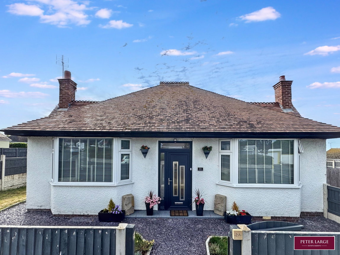 St Annes Avenue, Prestatyn, Denbighshire  LL19 8BL
