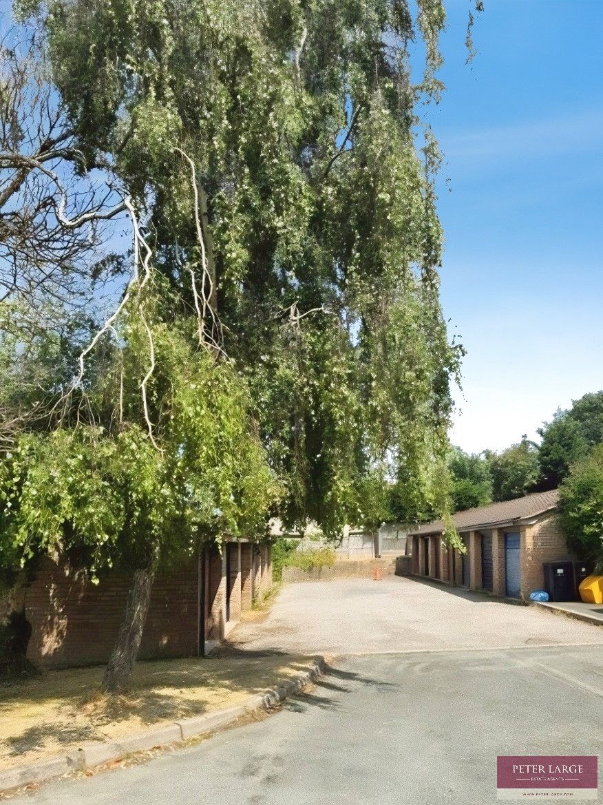 f28dd622-Garage-201_1784804113320.jpg