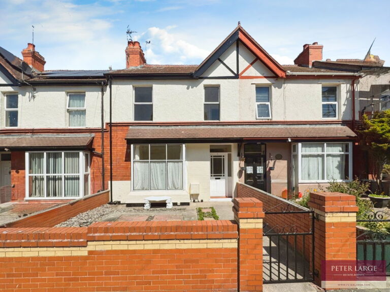 Lake Avenue, Rhyl, Denbighshire Image