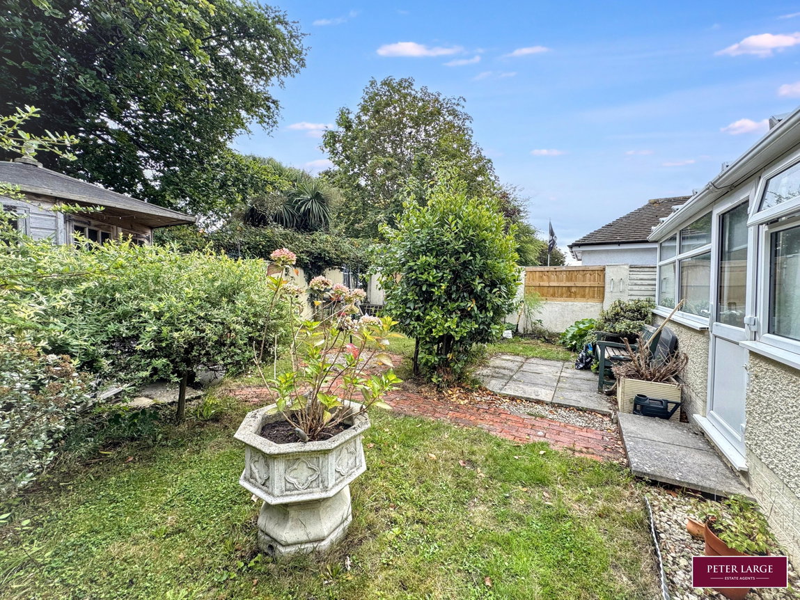 garden2_1788273153301.jpg