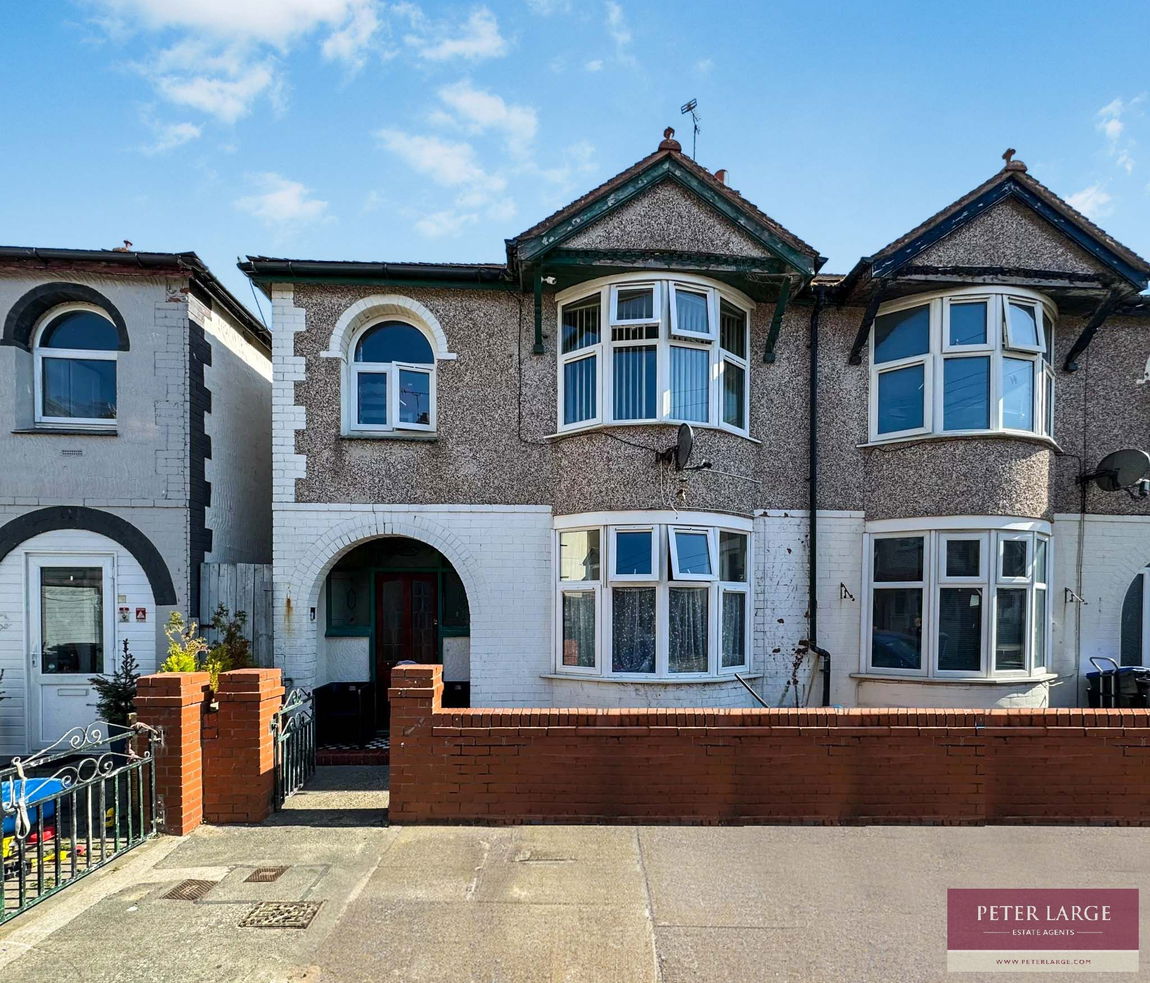 3 Aquarium Crescent, Rhyl, Denbighshire, LL18 1PL